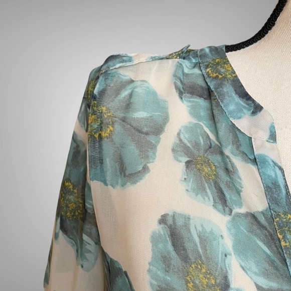 The Limited Women's Beige Long Sleeve Floral Blouse Size XS - Picture 3 of 11